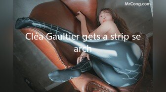 Cléa Gaultier gets a strip search